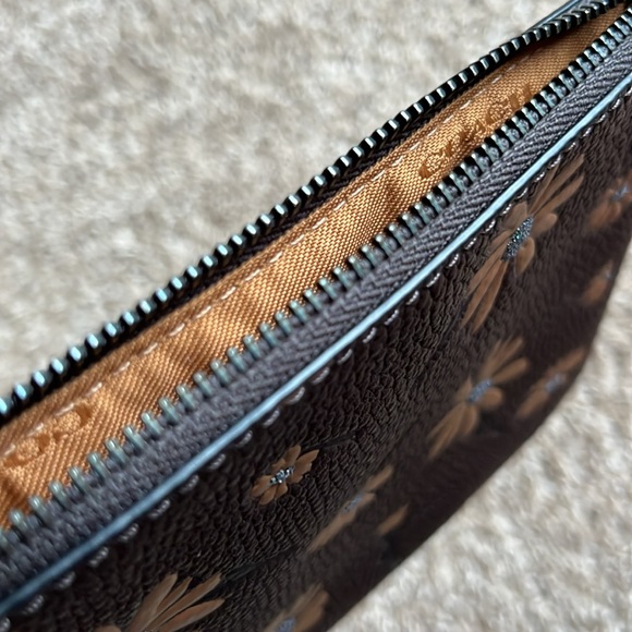 Coach wildflowers wristlet - Picture 5 of 7